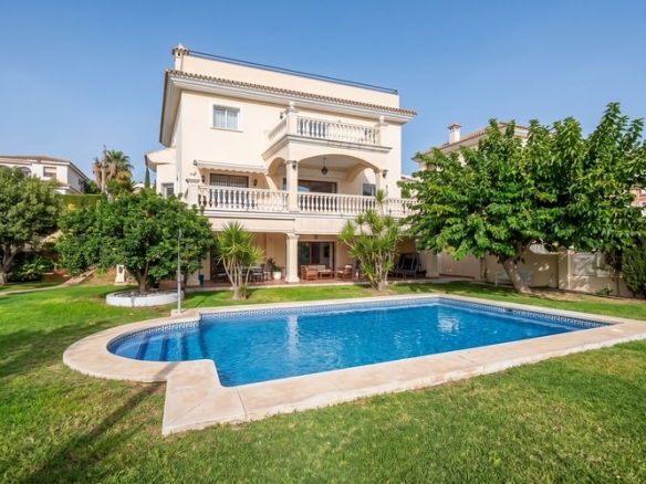 Villa in Bello Horizonte–Lindasol, Marbella…